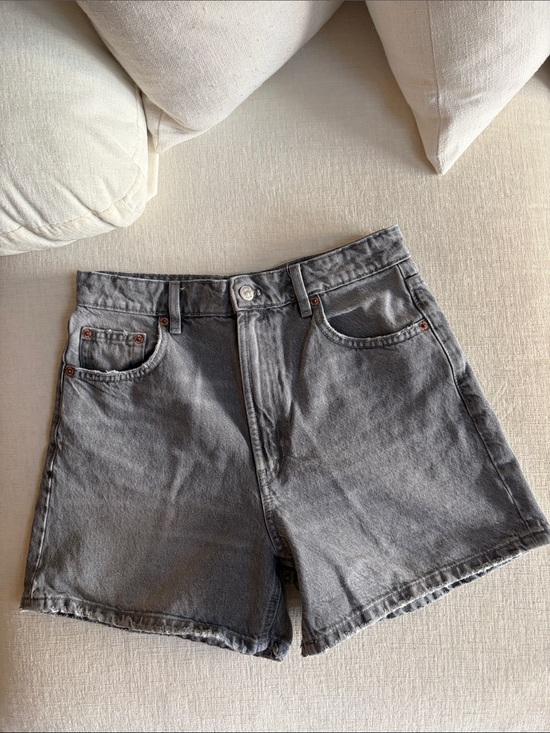 Zara Pants - Zara high rise grey denim shorts